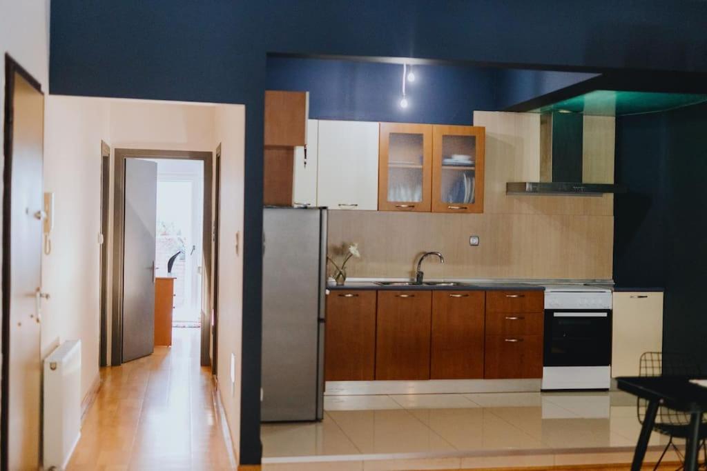 Cosy & Spacious Central Apartment كوموتيني المظهر الخارجي الصورة