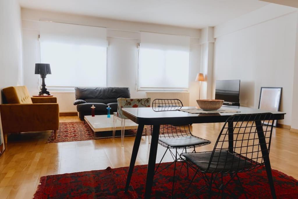 Cosy & Spacious Central Apartment كوموتيني المظهر الخارجي الصورة