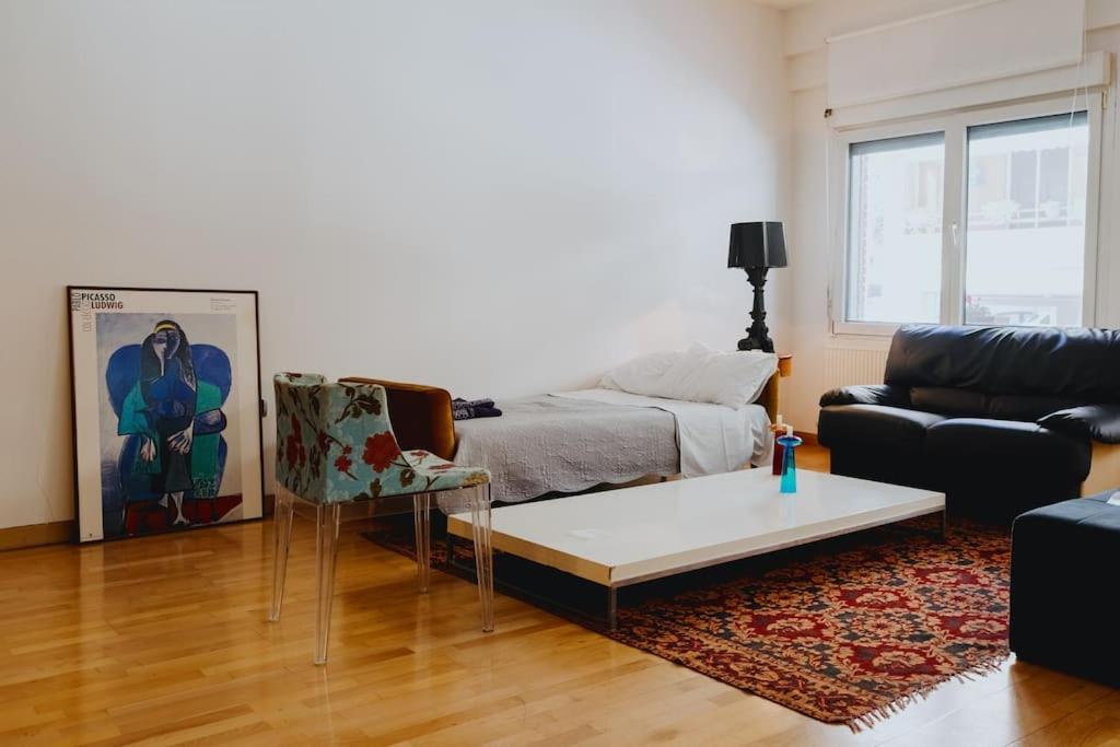 Cosy & Spacious Central Apartment كوموتيني المظهر الخارجي الصورة