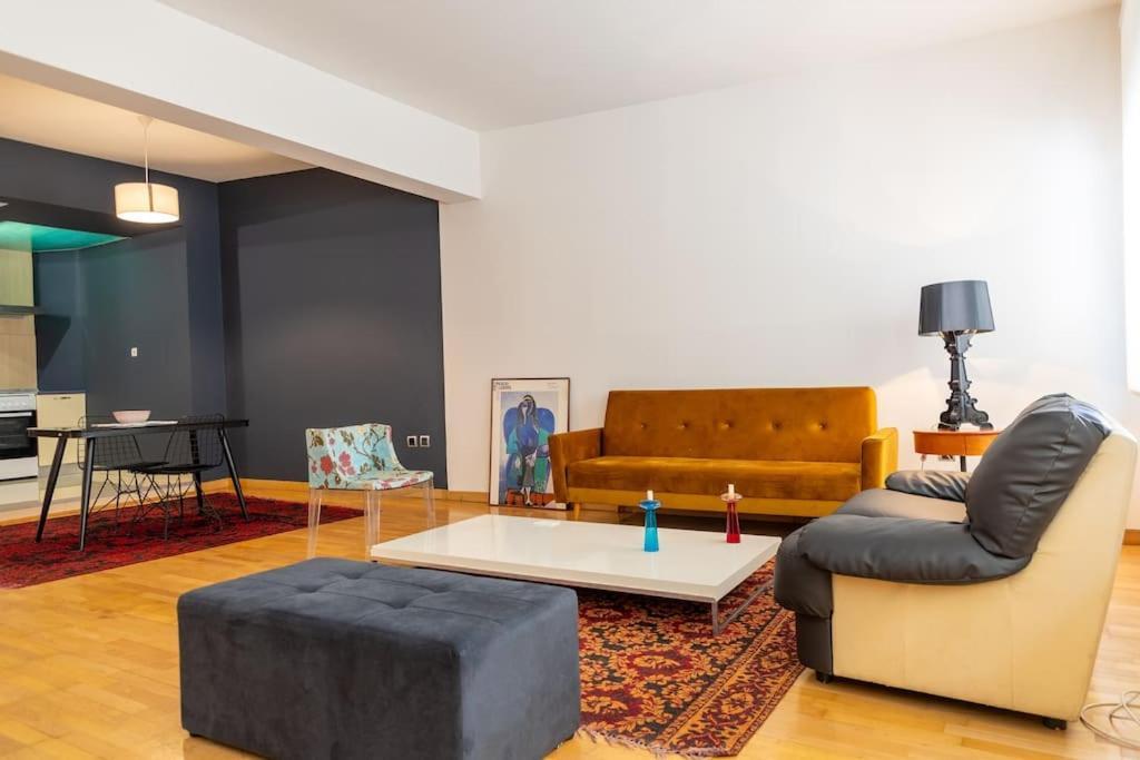 Cosy & Spacious Central Apartment كوموتيني المظهر الخارجي الصورة