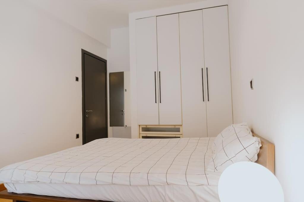 Cosy & Spacious Central Apartment كوموتيني المظهر الخارجي الصورة