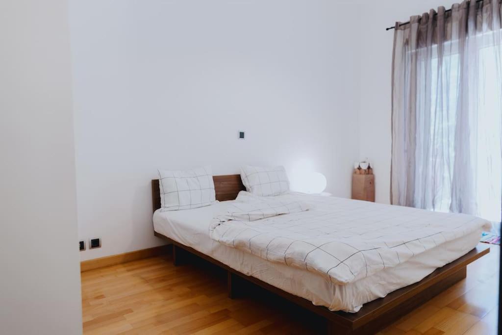 Cosy & Spacious Central Apartment كوموتيني المظهر الخارجي الصورة
