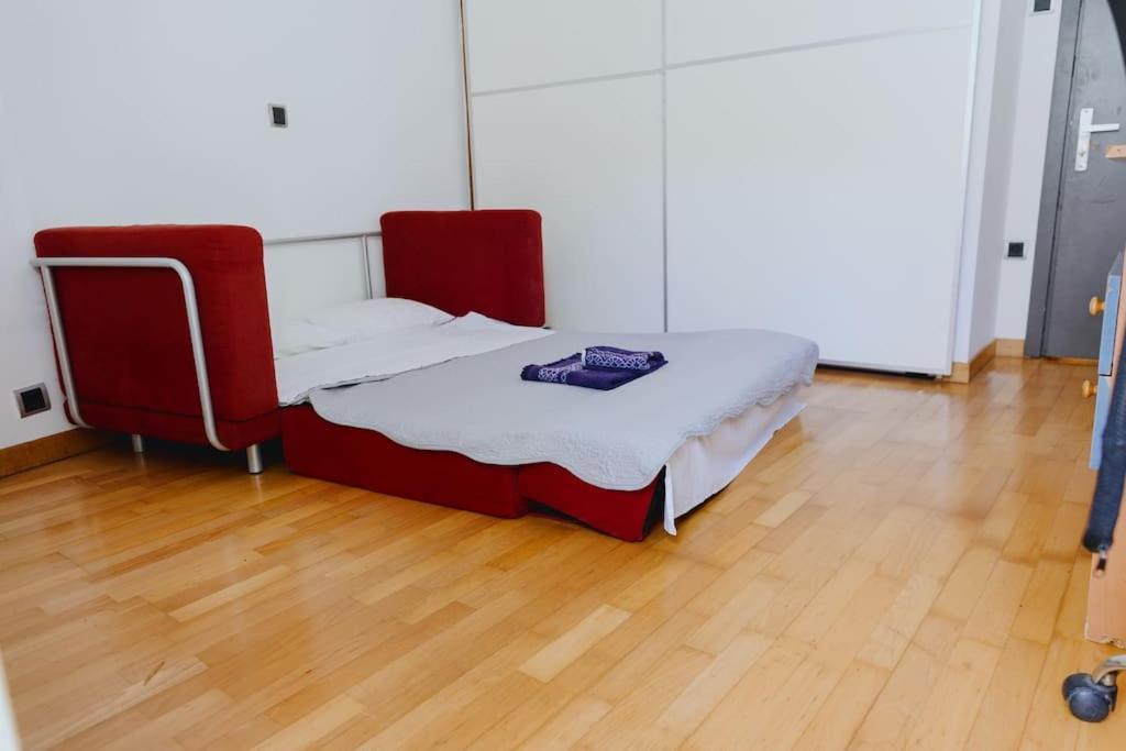 Cosy & Spacious Central Apartment كوموتيني المظهر الخارجي الصورة