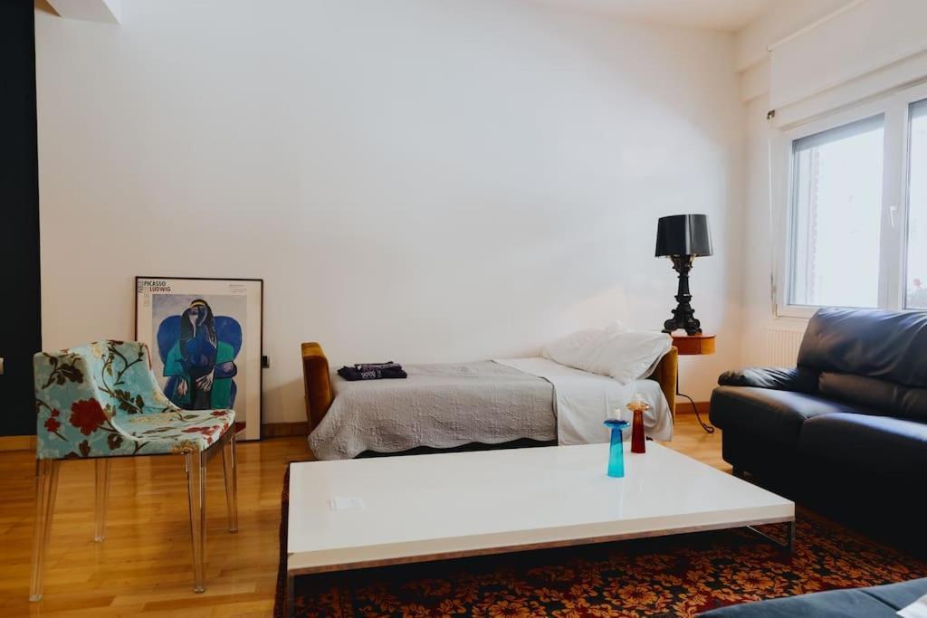 Cosy & Spacious Central Apartment كوموتيني المظهر الخارجي الصورة